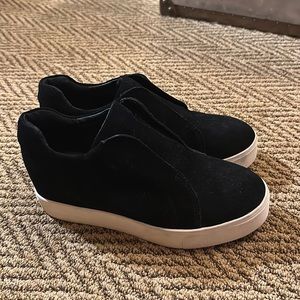 J/Slides NYC Black Hidden Wedge
